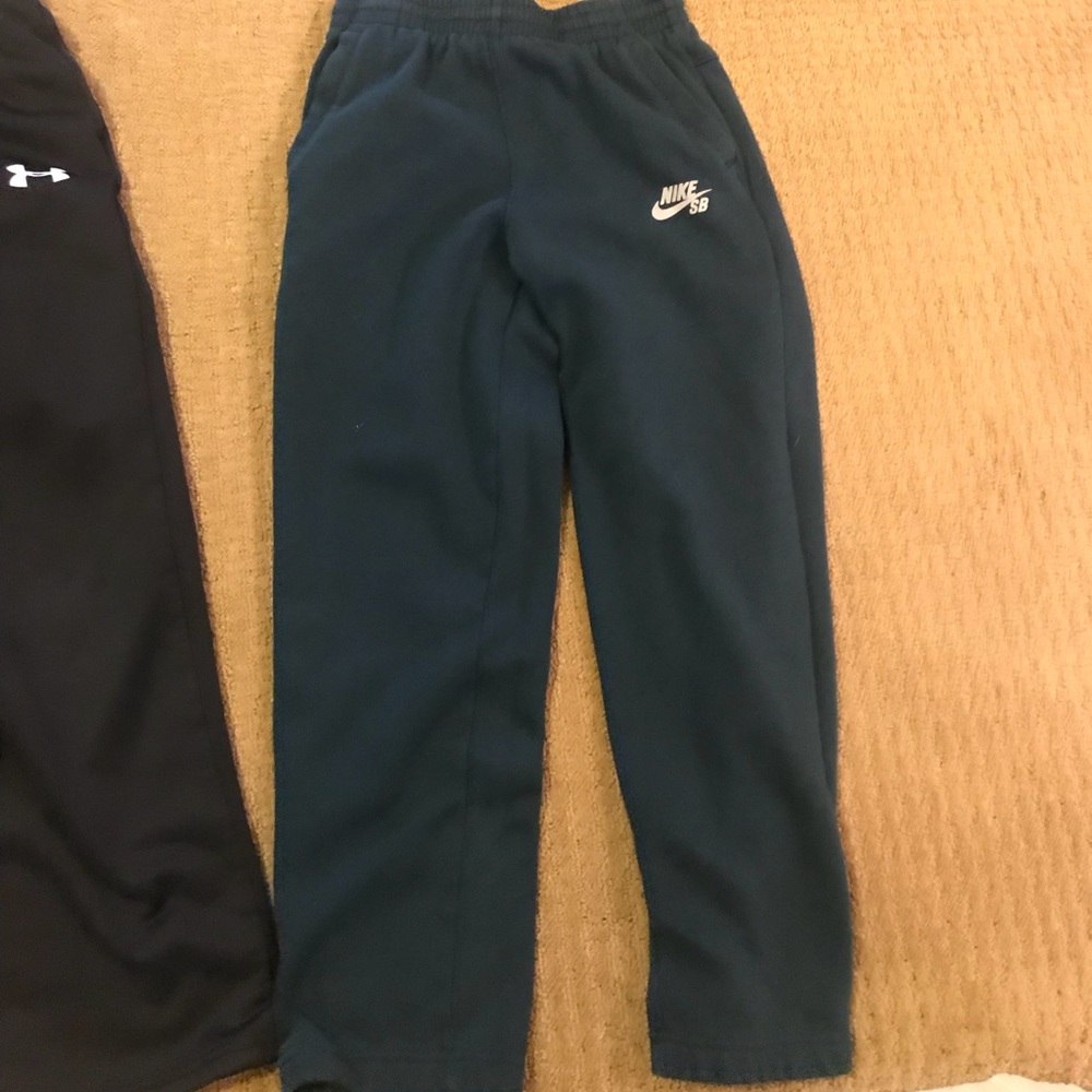 Nike boys medium green sweat pants excellent cond